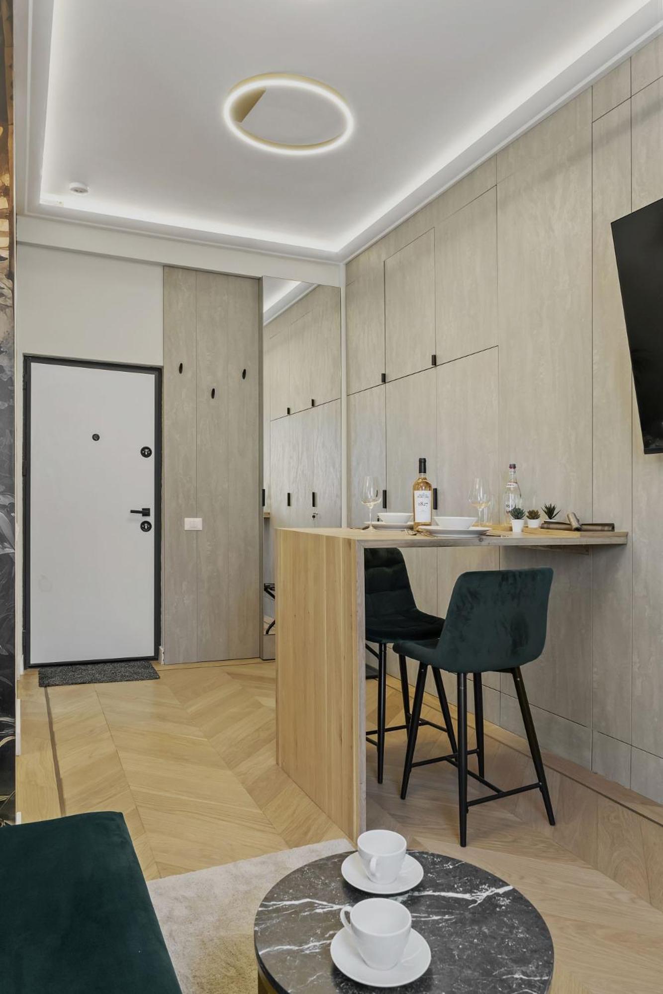 Studio Jungle Breath - City Centre Бухарест Экстерьер фото