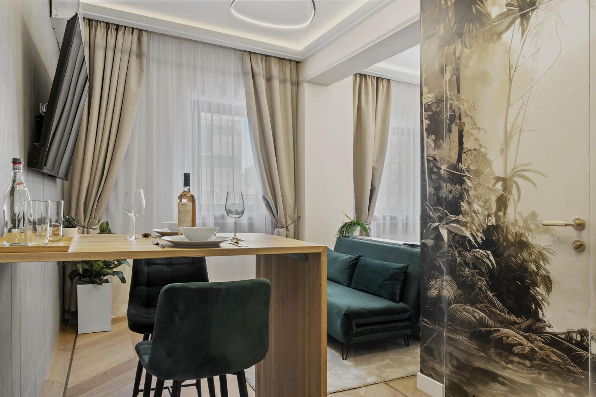 Studio Jungle Breath - City Centre Бухарест Экстерьер фото